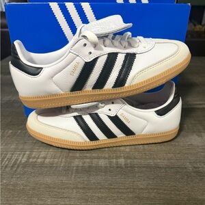 Like-new Adidas Samba Womens White Black Gum Sole Sneakers (sorry no box)